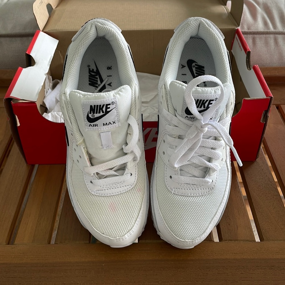 ✨✨like new Nike Air Sneakers✨✨